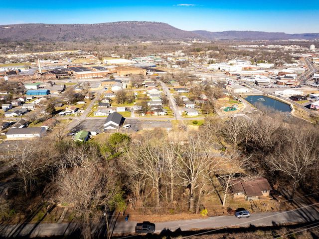 301 Dempsey Lane, Rossville, GA 30741