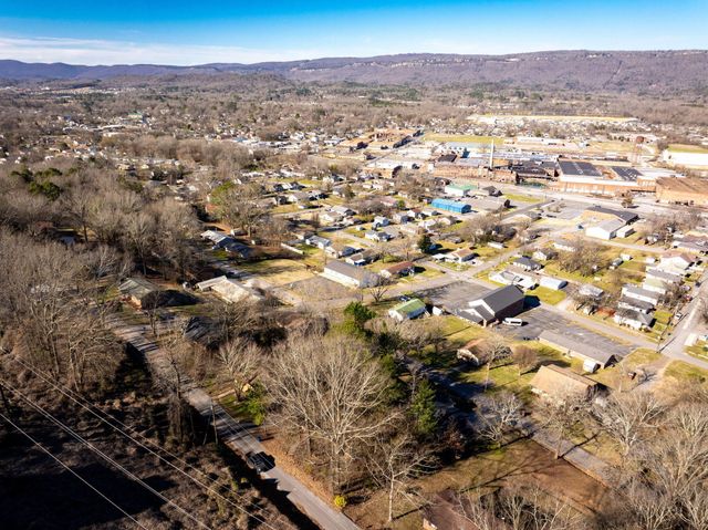 301 Dempsey Lane, Rossville, GA 30741