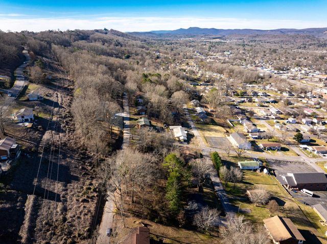 301 Dempsey Lane, Rossville, GA 30741