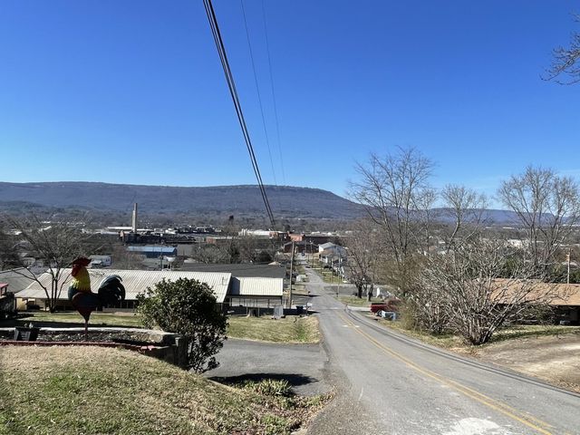 301 Dempsey Lane, Rossville, GA 30741