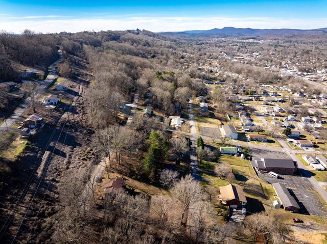 301 Dempsey Lane, Rossville, GA 30741