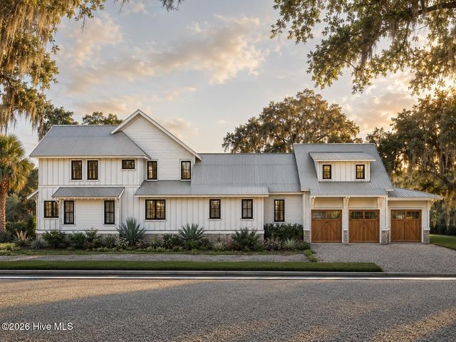 104 Dragonfly Lane, Hampstead, NC 28443