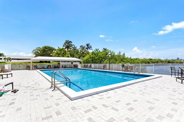 3912 S Ocean Boulevard 404, Highland Beach, FL 33487