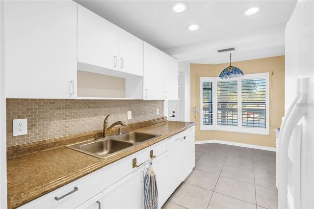 1320 PASADENA AVENUE S 203, South Pasadena, FL 33707