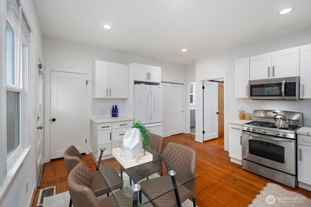 5240 39th Avenue S, Seattle, WA 98118