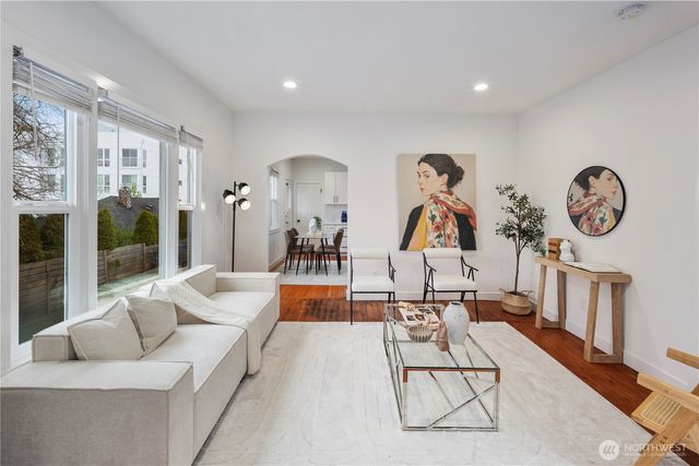 5240 39th Avenue S, Seattle, WA 98118