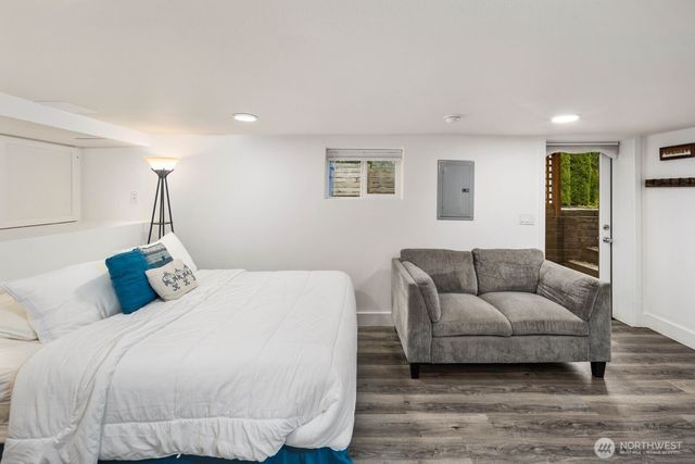 5240 39th Avenue S, Seattle, WA 98118