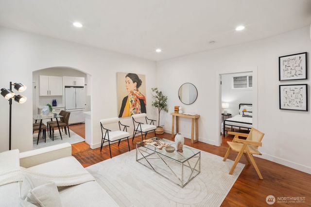 5240 39th Avenue S, Seattle, WA 98118