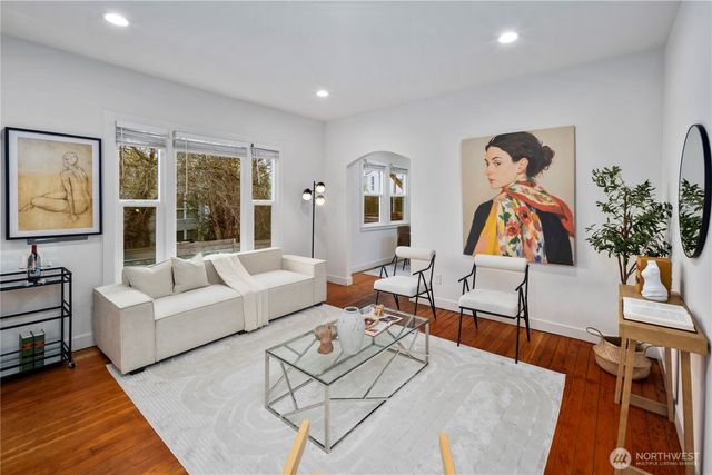 5240 39th Avenue S, Seattle, WA 98118