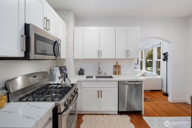 5240 39th Avenue S, Seattle, WA 98118