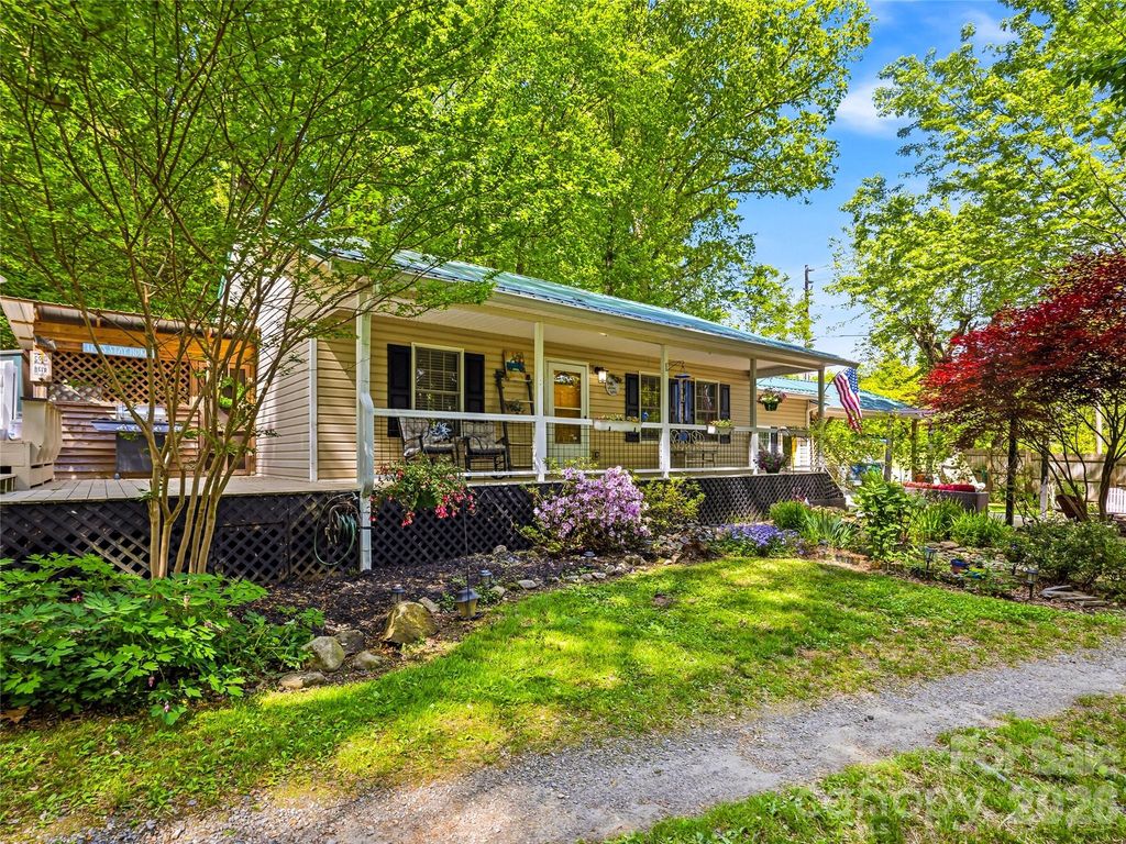 103 Old US 19 23 Highway, Candler, NC 28715