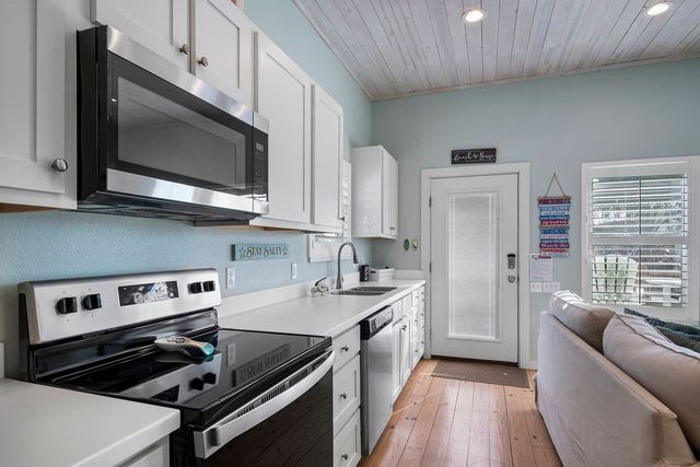 1924 S 11th St 2, Port Aransas, TX 78373