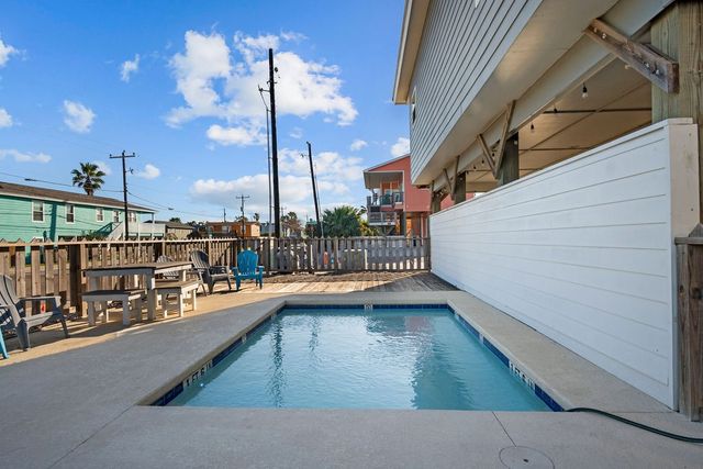 1924 S 11th St 2, Port Aransas, TX 78373