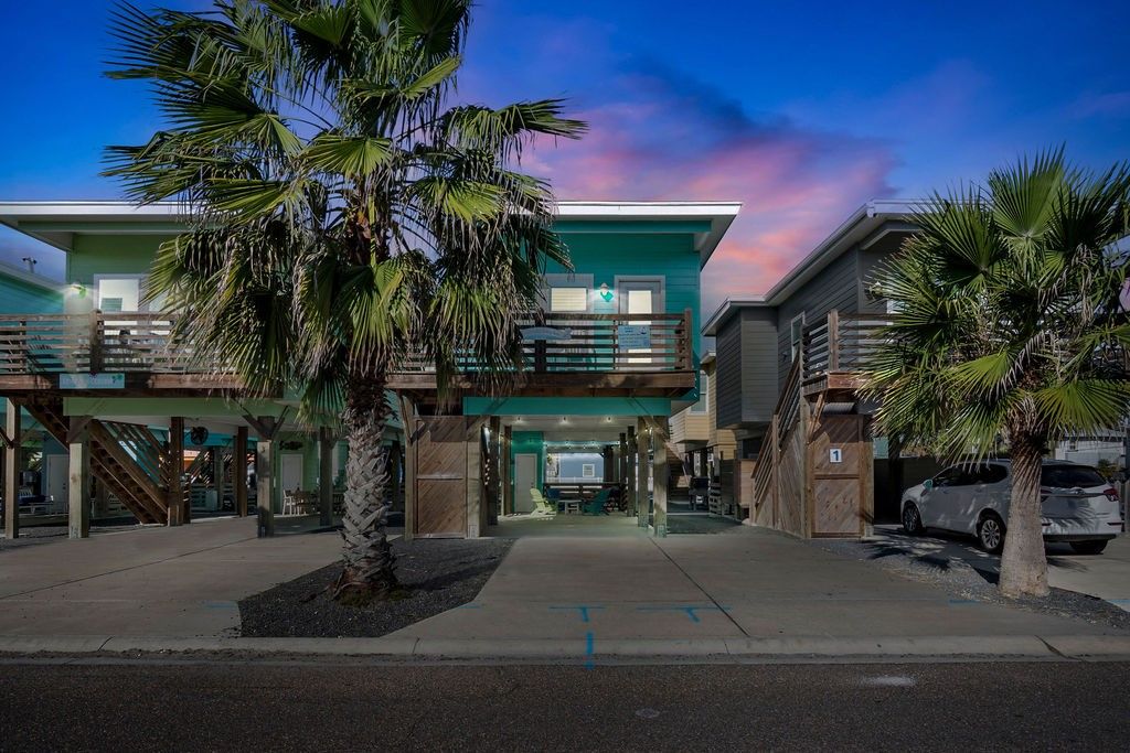 1924 S 11th St 2, Port Aransas, TX 78373