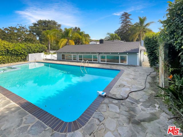 3700 Olympiad Drive, View Park, CA 90043