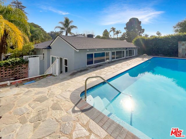 3700 Olympiad Drive, View Park, CA 90043