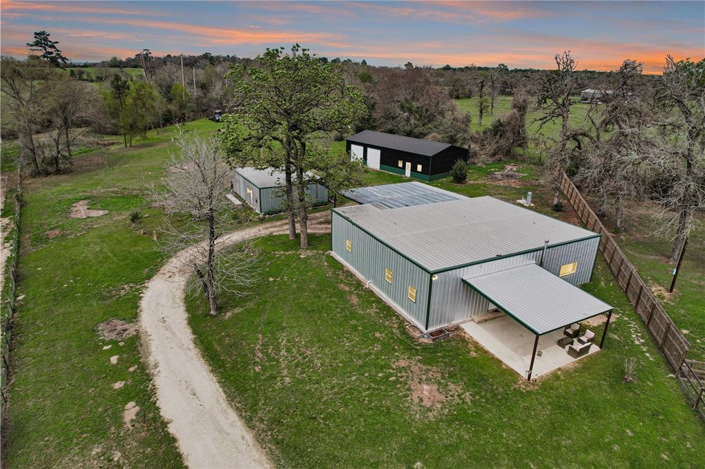 6452 Oakhill Lane, Richards, TX 77873 — photo 2