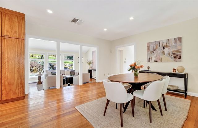 15 Mackintosh Lane, Lincoln, MA 01773