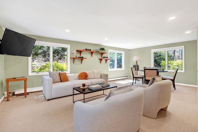 15 Mackintosh Lane, Lincoln, MA 01773