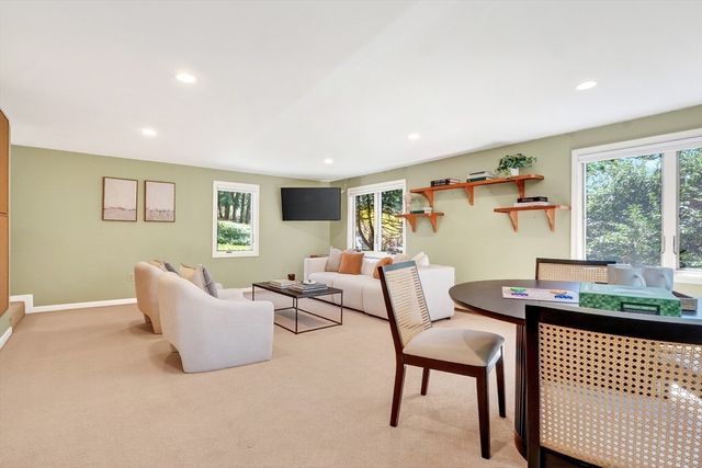 15 Mackintosh Lane, Lincoln, MA 01773