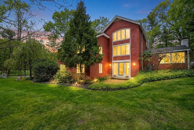 15 Mackintosh Lane, Lincoln, MA 01773