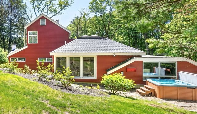 15 Mackintosh Lane, Lincoln, MA 01773