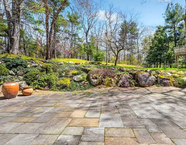 15 Mackintosh Lane, Lincoln, MA 01773