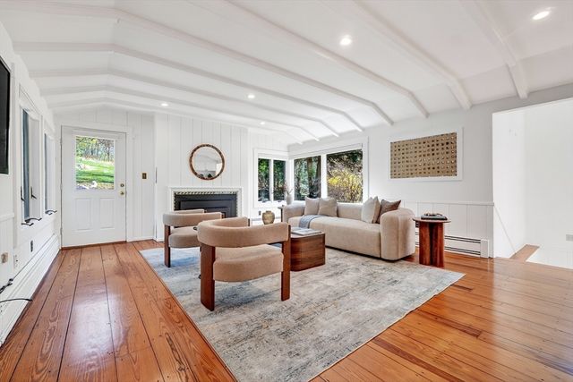 15 Mackintosh Lane, Lincoln, MA 01773
