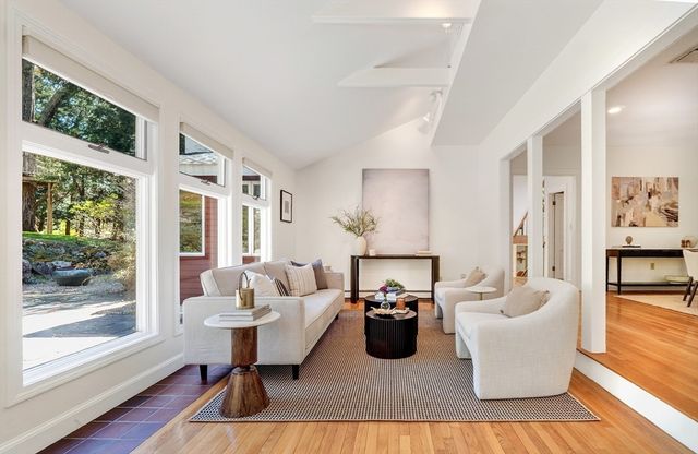 15 Mackintosh Lane, Lincoln, MA 01773