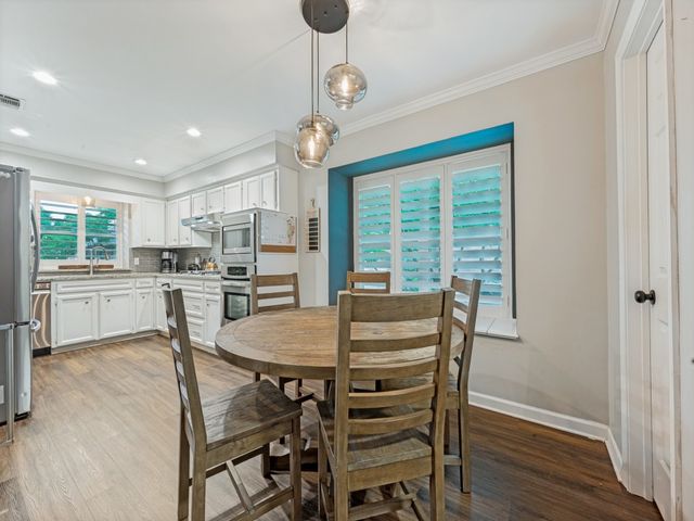 2526 Dove Creek Lane, Carrollton, TX 75006