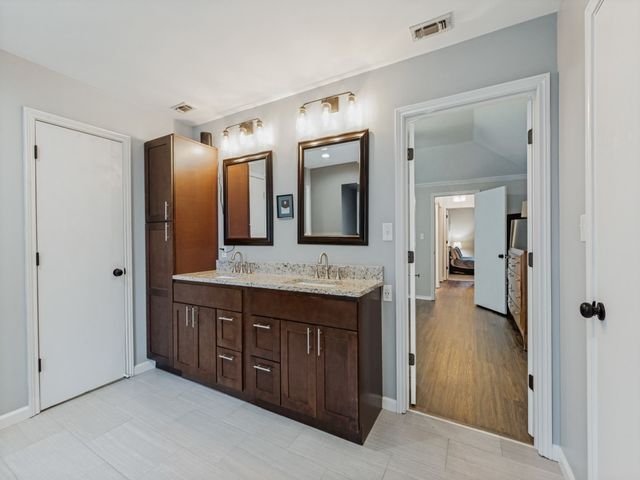 2526 Dove Creek Lane, Carrollton, TX 75006