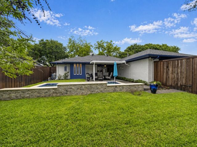 2526 Dove Creek Lane, Carrollton, TX 75006