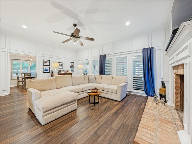 2526 Dove Creek Lane, Carrollton, TX 75006