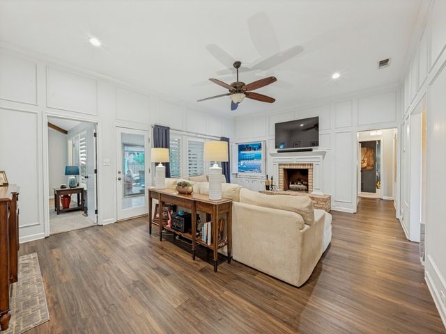 2526 Dove Creek Lane, Carrollton, TX 75006