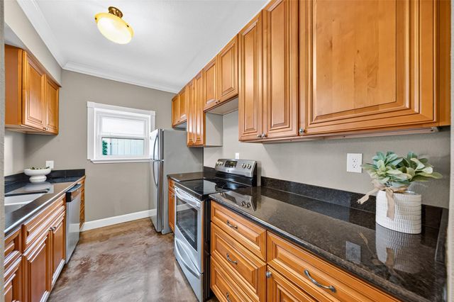 404 Wilcrest Drive 404, Houston, TX 77042