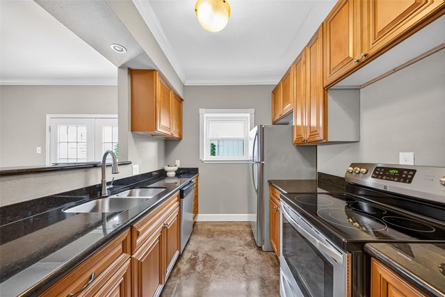 404 Wilcrest Drive 404, Houston, TX 77042
