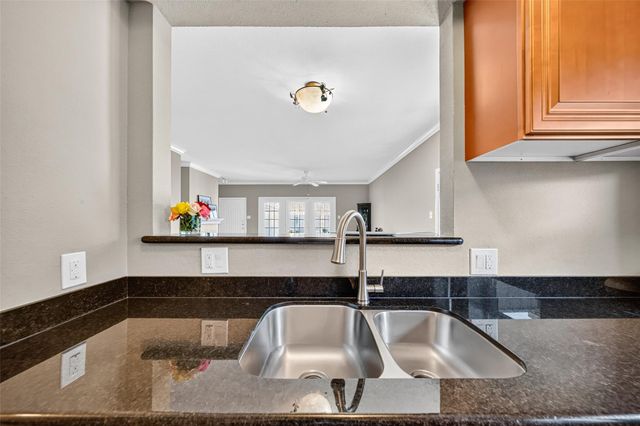 404 Wilcrest Drive 404, Houston, TX 77042