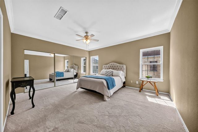 404 Wilcrest Drive 404, Houston, TX 77042