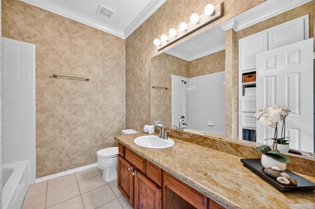 404 Wilcrest Drive 404, Houston, TX 77042