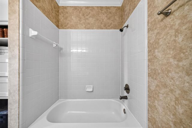404 Wilcrest Drive 404, Houston, TX 77042