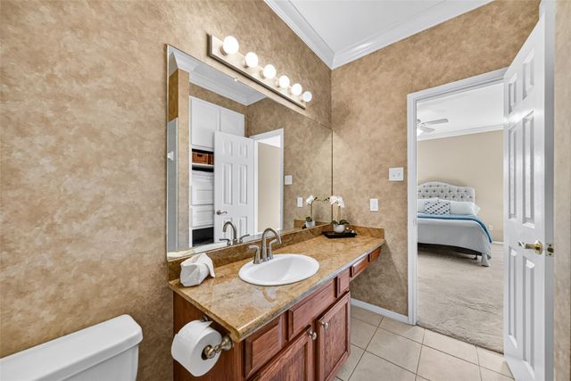404 Wilcrest Drive 404, Houston, TX 77042