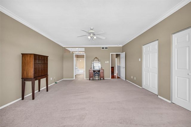 404 Wilcrest Drive 404, Houston, TX 77042