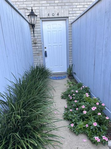 404 Wilcrest Drive 404, Houston, TX 77042