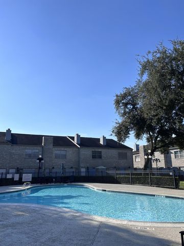 404 Wilcrest Drive 404, Houston, TX 77042