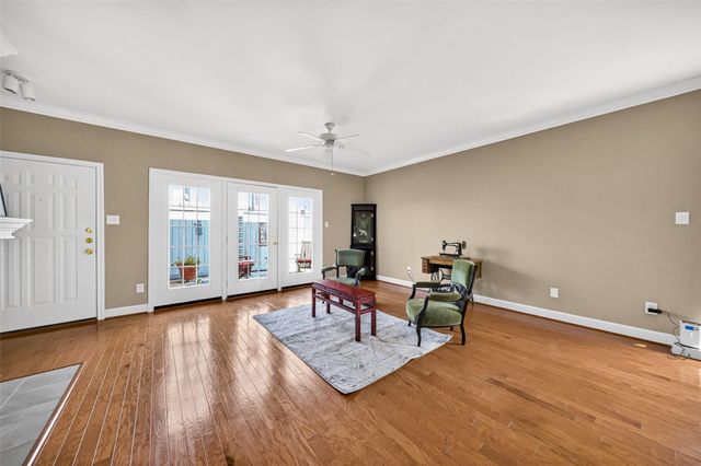 404 Wilcrest Drive 404, Houston, TX 77042