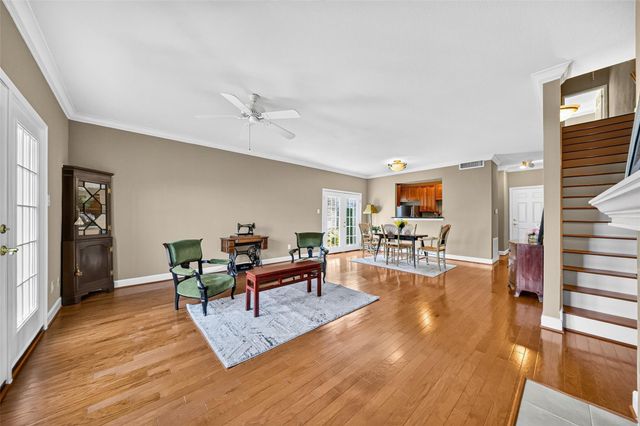 404 Wilcrest Drive 404, Houston, TX 77042
