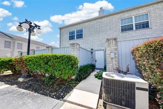 404 Wilcrest Drive 404, Houston, TX 77042