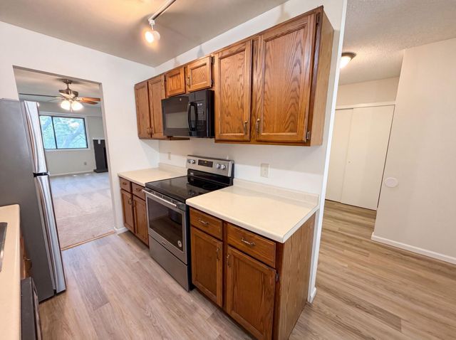 201 Bridlewood Drive, Saint Paul, MN 55119