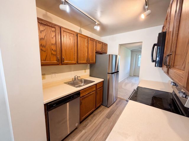 201 Bridlewood Drive, Saint Paul, MN 55119