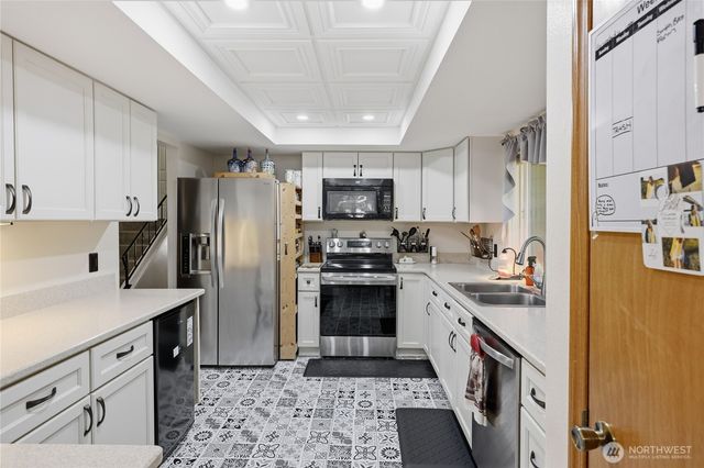 8210 University Point Circle NE, Bremerton, WA 98311